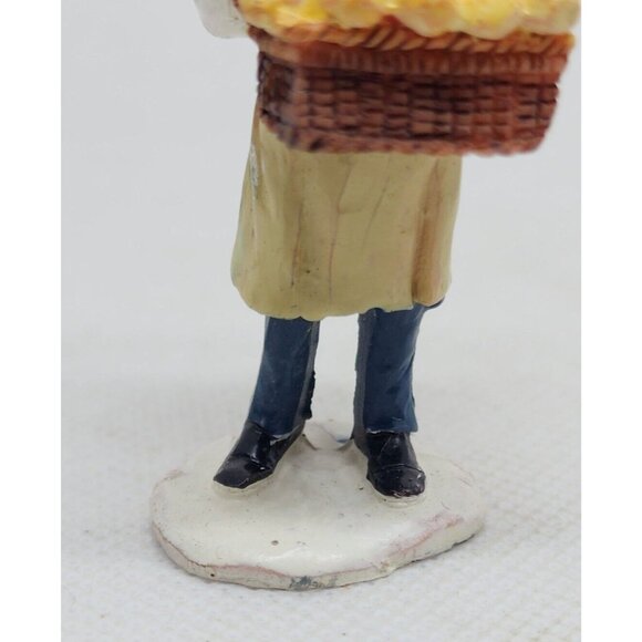 Vintage Rare  Lemax Baker With Basket Of Bread Figurine Home Décor Shelf Sitter - Picture 7 of 11